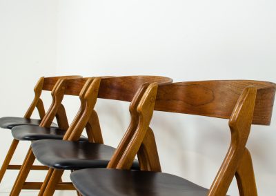 Model 71 dining chairs henning kjaernulf boltinge stolefabrik vintagechairs