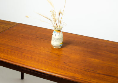 Danish extendable dining table in teak