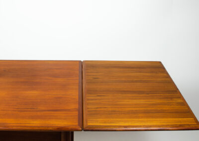 Danish extendable dining table in teak