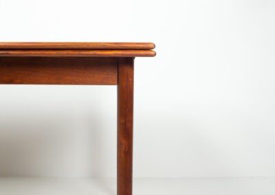 Danish extendable dining table in teak