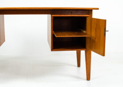 Danish writing desk in teak arne vodder