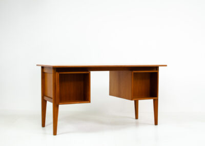 Danish writing desk in teak arne vodder