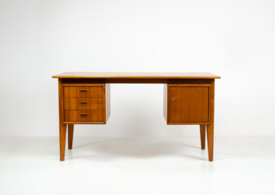 Danish writing desk in teak arne vodder