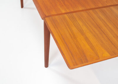 Danish extendable dining table in teak