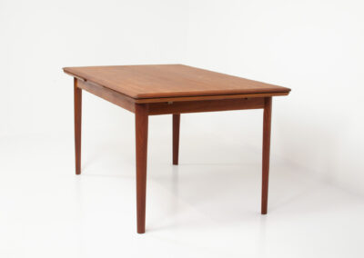 Danish extendable dining table in teak