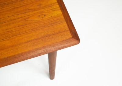 Danish extendable dining table in teak