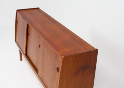 Measurements: Height: 74 cm Width: 240 cm Depth: 47 cm