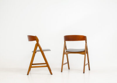 Set of 4 oak ‘Model 71’ dining chairs by Henning Kjaernulf