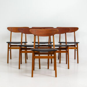 Set of 6 ‘Model 210’ dining chairs by Farstrup