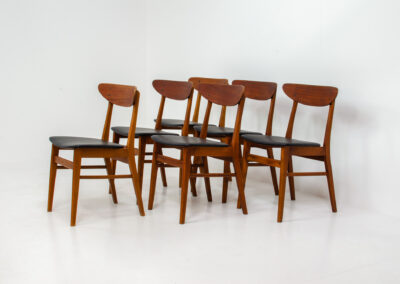 Set of 6 ‘Model 210’ dining chairs by Farstrup