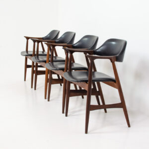 Set of 4 teak cow horn chairs by Mahjongg