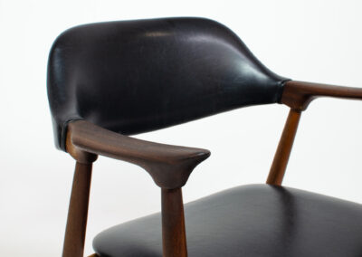 Set of 4 teak cow horn chairs by Mahjongg