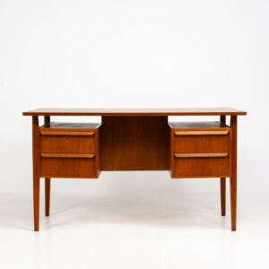 Freestanding desk by Gunnar Tibergaard