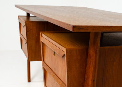 Freestanding desk by Gunnar Tibergaard