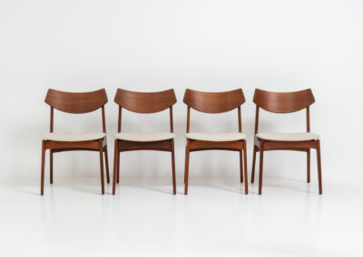 Rare set of 4 dining chairs by Erik Buch for Funder-Schmidt & Madsen (Denmark, 1950s). Durable Danish quality and a beautiful design, made out of teak. They have nice organic lines and the typical floating seats. The chairs are fully restored and newly upholstered in a beige fabric. Ready for another lifetime.