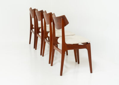 Rare set of 4 dining chairs by Erik Buch for Funder-Schmidt & Madsen (Denmark, 1950s). Durable Danish quality and a beautiful design, made out of teak. They have nice organic lines and the typical floating seats. The chairs are fully restored and newly upholstered in a beige fabric. Ready for another lifetime.