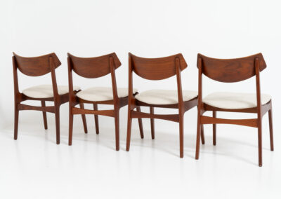 Rare set of 4 dining chairs by Erik Buch for Funder-Schmidt & Madsen (Denmark, 1950s). Durable Danish quality and a beautiful design, made out of teak. They have nice organic lines and the typical floating seats. The chairs are fully restored and newly upholstered in a beige fabric. Ready for another lifetime.