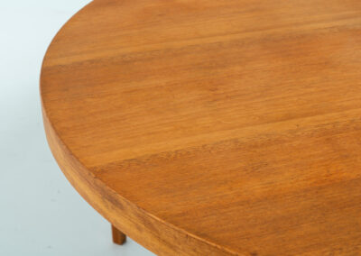 Round coffee table by Severin Hansen for Haslev Møbelfabrik (Denmark, 1960s).A very nicely finished piece made out of teak. In very good condition.