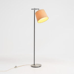 “Variant” floor lamp by Jo Hammerborg for Fog & Mørup (Denmark, 1960s). A very rare model of Fog & Mørup’s floor lamps with an unusual hessian lamp shade. It gives a very cozy and warm light glow. The lamp is switched on with a foot switch and is adjustable in angle. In good condition with some visible using traces on the metal. Marked by maker.