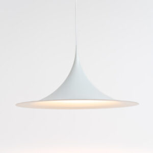 Early ‘model Semi’ pendant light by Claus Bonderup & Thorsten Thorup for Fog & Mørup (Denmark, 1960s).A well known and very timeless design that find its way in any setting. With its 70 cm in diameter, this white lacquered aluminium shade is huge.In very good condition with a few age marks.