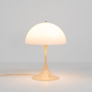 Panthella table lamp by Verner Panton for Louis Poulsen (Denmark, 1970s). A Danish design classic in good and original condition.