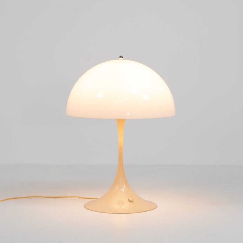 Panthella table lamp by Verner Panton for Louis Poulsen (Denmark, 1970s). A Danish design classic in good and original condition.