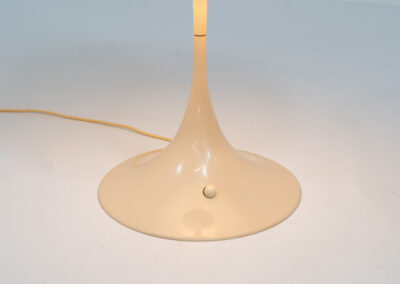 Panthella table lamp by Verner Panton for Louis Poulsen (Denmark, 1970s). A Danish design classic in good and original condition.