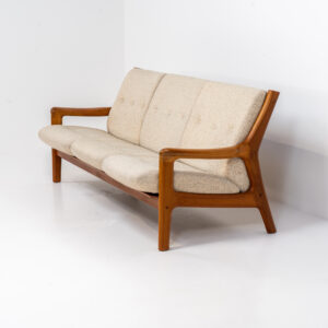 3 seater sofa by Gustav Thams for A/S Vegen (Denmark, 1960s). The rounded and organic shapes on this one is just impressive. It has a solid teak frame and the original beige upholstery. It seems to us that it has not even been used, as the condition of the wood and the fabric is perfect.