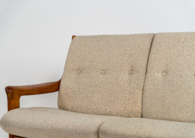 3 seater sofa by Gustav Thams for A/S Vegen (Denmark, 1960s). The rounded and organic shapes on this one is just impressive. It has a solid teak frame and the original beige upholstery. It seems to us that it has not even been used, as the condition of the wood and the fabric is perfect.