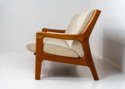 3 seater sofa by Gustav Thams for A/S Vegen (Denmark, 1960s). The rounded and organic shapes on this one is just impressive. It has a solid teak frame and the original beige upholstery. It seems to us that it has not even been used, as the condition of the wood and the fabric is perfect.