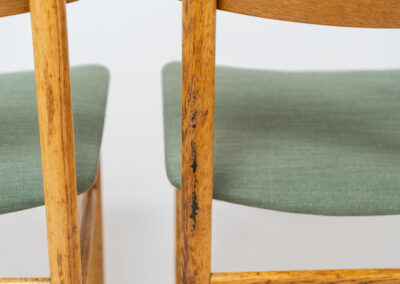 Set of 6 Model 250 dining chairs by Farstrup (Denmark, 1956). They are made out of solid oak frames and a veneered back rest. The seats are newly upholstered in a green fabric. The oak has been beautifully aged! One of them has some veneer damage on the backrest as shown on the pictures. Overall in good condition.