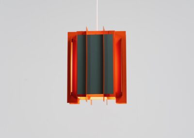 Extremely rare “Octagon” pendant light by Lyfa (Denmark, 1960s). What a spectacular piece! It’s made out of multiple steel slats lacquered in orange and grey, which gives an amazing lighting. It looks different from every angle and will probably never bore you! Newly rewired and in splendit condition. It weighs almost 5kg so make sure the ceiling can support it.