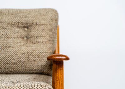 Pair of rare lounge chairs by Willem Knoll for Knoll Antimott (Germany, 1950s). They feature solid oak frames and the original wool upholstery. In good condition with signs of age.