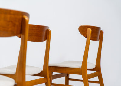 Set of 6 ‘Model 210’ dining chairs by Thomas harlev for Farstrup (Denmark, 1960s). Undestroyable, very elegant and contemporary. Made out of teak and beech, newly upholstered in a high quality beige hemp & cotton fabric. In splendid condition!