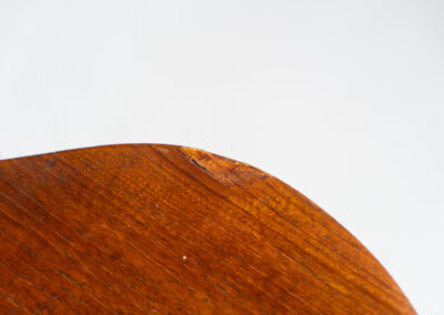 Set of 6 first edition “Series 7” chairs in teak by Arne Jacobsen for Fritz Hansen (Denmark, 1950s). A wonderful design classic with lots of history. These in particular are the first editions made in the 50s, a true collectors item. They have quite a few using traces, patina and repair marks on them, but overall in good condition! The distance rubbers and plastic feet are renewed.