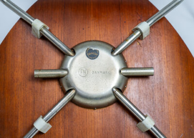 Set of 6 first edition “Series 7” chairs in teak by Arne Jacobsen for Fritz Hansen (Denmark, 1950s). A wonderful design classic with lots of history. These in particular are the first editions made in the 50s, a true collectors item. They have quite a few using traces, patina and repair marks on them, but overall in good condition! The distance rubbers and plastic feet are renewed.