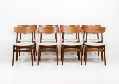 Set of 8 beautiful dining chairs by Schiønning & Elgaard (Denmark, 1960s). A wonderful chair built with great quality and amazing details. They feature nicely curved frames which are restored and floating seats newly upholstered in a high quality hemp & cotton fabric. In very good condition!