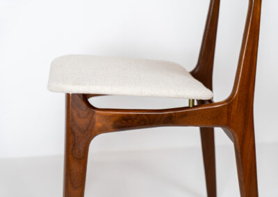 Set of 8 beautiful dining chairs by Schiønning & Elgaard (Denmark, 1960s). A wonderful chair built with great quality and amazing details. They feature nicely curved frames which are restored and floating seats newly upholstered in a high quality hemp & cotton fabric. In very good condition!