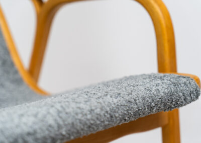 Lamino chair and ottoman by Yngve Ekström for Swedese (Sweden, 1970s). A timeless classic with a perfect mix of simplicity and comfort. It’s made out of beech wood and grey fabric. In good condition. Patina consistent with age and use.