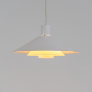 Trapez pendant light by Christian Hvidt for Nordisk Solar (Denmark, 1970s). A minimalistic design with 3 graduated shades attached to a cylindrical centre tube. Made to spread a soothing indirect light. In good condition with some visible using traces.