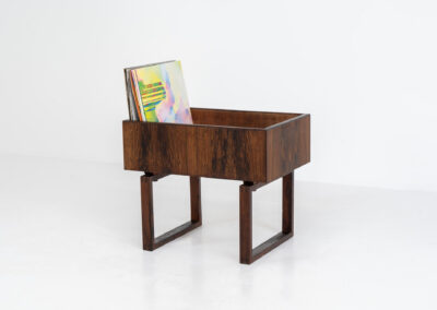 Rosewood planter by Kai Kristiansen for Salin Møbler (Denmark, 1960s). A nicely designed piece by a great designer. It contains a galvanized steel box inside which is perfectly water proof. This planter is very minimalistic, yet an eye catcher in the room. It is often used to store LP’s. In very good condition!