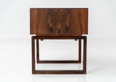 Rosewood planter by Kai Kristiansen for Salin Møbler (Denmark, 1960s). A nicely designed piece by a great designer. It contains a galvanized steel box inside which is perfectly water proof. This planter is very minimalistic, yet an eye catcher in the room. It is often used to store LP’s. In very good condition!