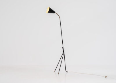 A grasshopper floorlamp by Svend Aage Holm Sørensen for ASEA (Sweden, 1950s). A contemporary and subtle piece with some beautiful details like the brass little feet or the brass joint which can be used to adjust the shade. It is newly rewired for safety reasons, furthermore it is in original condition. There are clearly traces of use and age, like some dents and scratches. We love it in this vintage condition but it can be refinished on request.