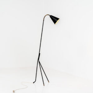 A grasshopper floorlamp by Svend Aage Holm Sørensen for ASEA (Sweden, 1950s). A contemporary and subtle piece with some beautiful details like the brass little feet or the brass joint which can be used to adjust the shade. It is newly rewired for safety reasons, furthermore it is in original condition. There are clearly traces of use and age, like some dents and scratches. We love it in this vintage condition but it can be refinished on request.