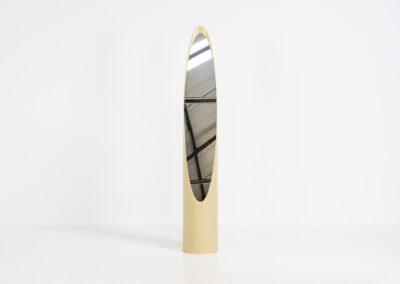 Crème “Unghia” mirror by Rodolfo Bonetto (Italy, 1970s). This elegant Unghia mirror, also known as the lipstick mirror is made out of a fiberglass body lacquered in a creamy beige color. The item remains in good condition with age-related sings on the body, such as some scratches and scuffs in the lacquer.