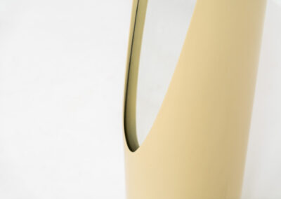 Crème “Unghia” mirror by Rodolfo Bonetto (Italy, 1970s). This elegant Unghia mirror, also known as the lipstick mirror is made out of a fiberglass body lacquered in a creamy beige color. The item remains in good condition with age-related sings on the body, such as some scratches and scuffs in the lacquer.