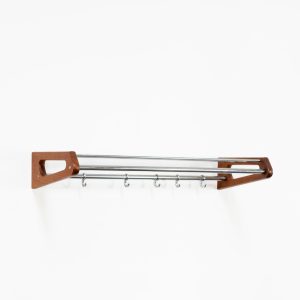 Teak & steel Coat Rack by Børge Mogensen for Søborg Møbler (Denmark, 1960s). This large wall-mounted Danish coat and hat rack was designed by Borge Mogensen and manufactured by Søborg Møbler in Denmark during the 1960s. It features 6 sliding steel hooks, stainless steel bars and a teak body. Preserved in very good condition.