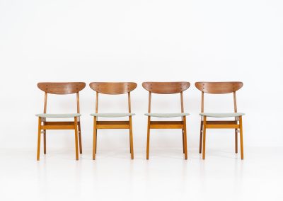 Set of 4 ‘Model 210’ dining chairs by Thomas harlev for Farstrup (Denmark, 1960s). Undestroyable, very elegant and contemporary. Made out of teak and beech, newly upholstered in a light green fabric. The chairs remain in good condition!