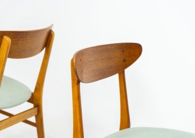 Set of 4 ‘Model 210’ dining chairs by Thomas harlev for Farstrup (Denmark, 1960s). Undestroyable, very elegant and contemporary. Made out of teak and beech, newly upholstered in a light green fabric. The chairs remain in good condition!
