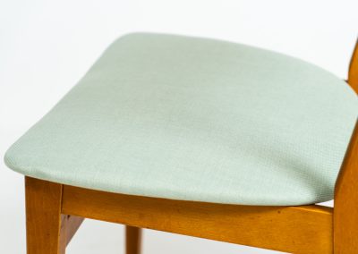 Set of 4 ‘Model 210’ dining chairs by Thomas harlev for Farstrup (Denmark, 1960s). Undestroyable, very elegant and contemporary. Made out of teak and beech, newly upholstered in a light green fabric. The chairs remain in good condition!